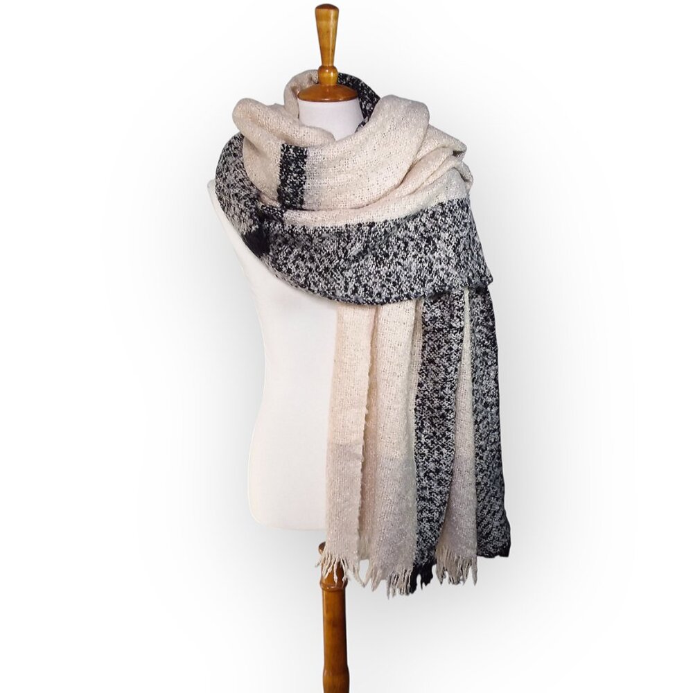 Free People Blanket Scarf OS Cream Black Plaid Boucle Knit Fringe 42in Wide